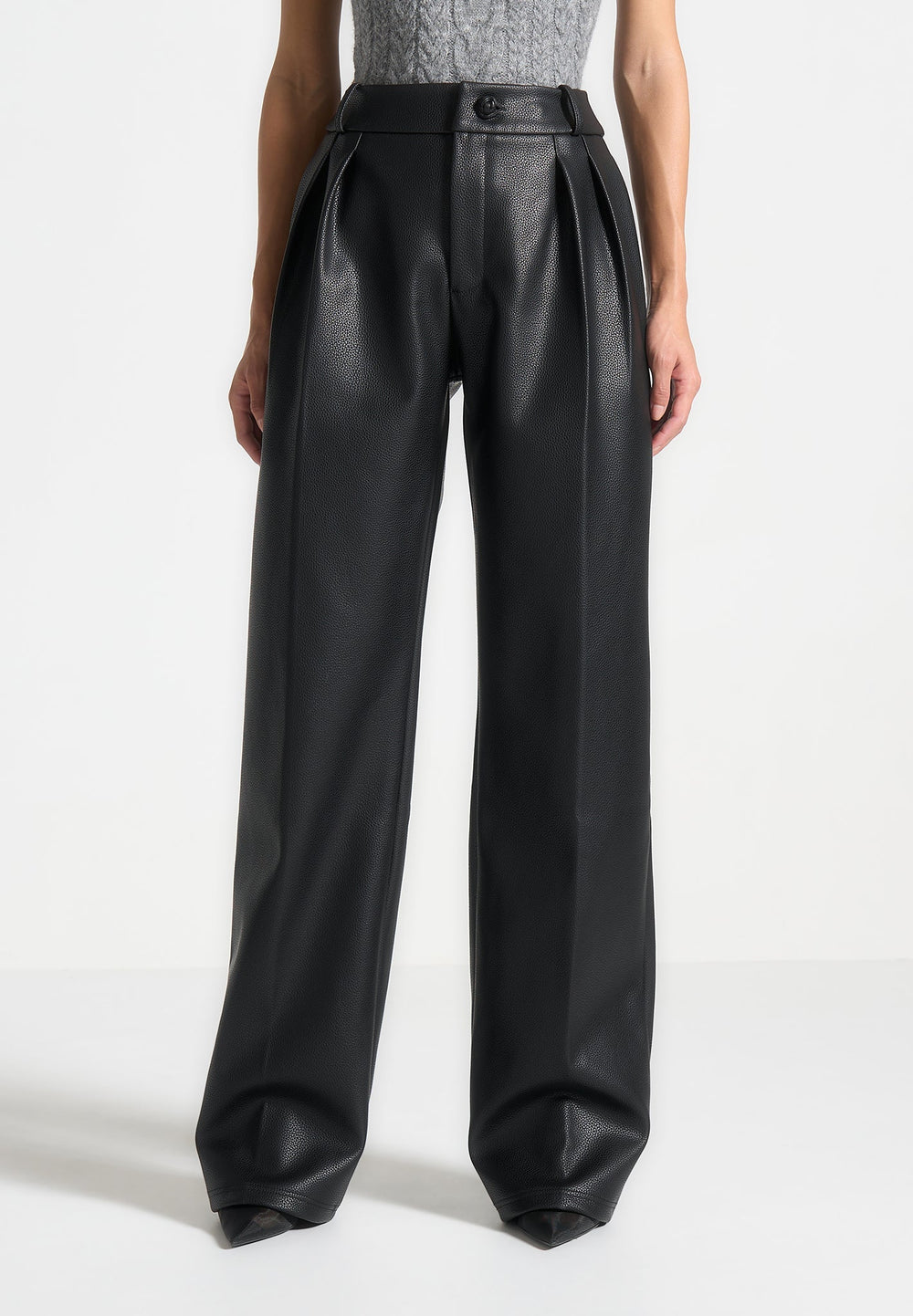 Olivia pleated stacked trousers in black